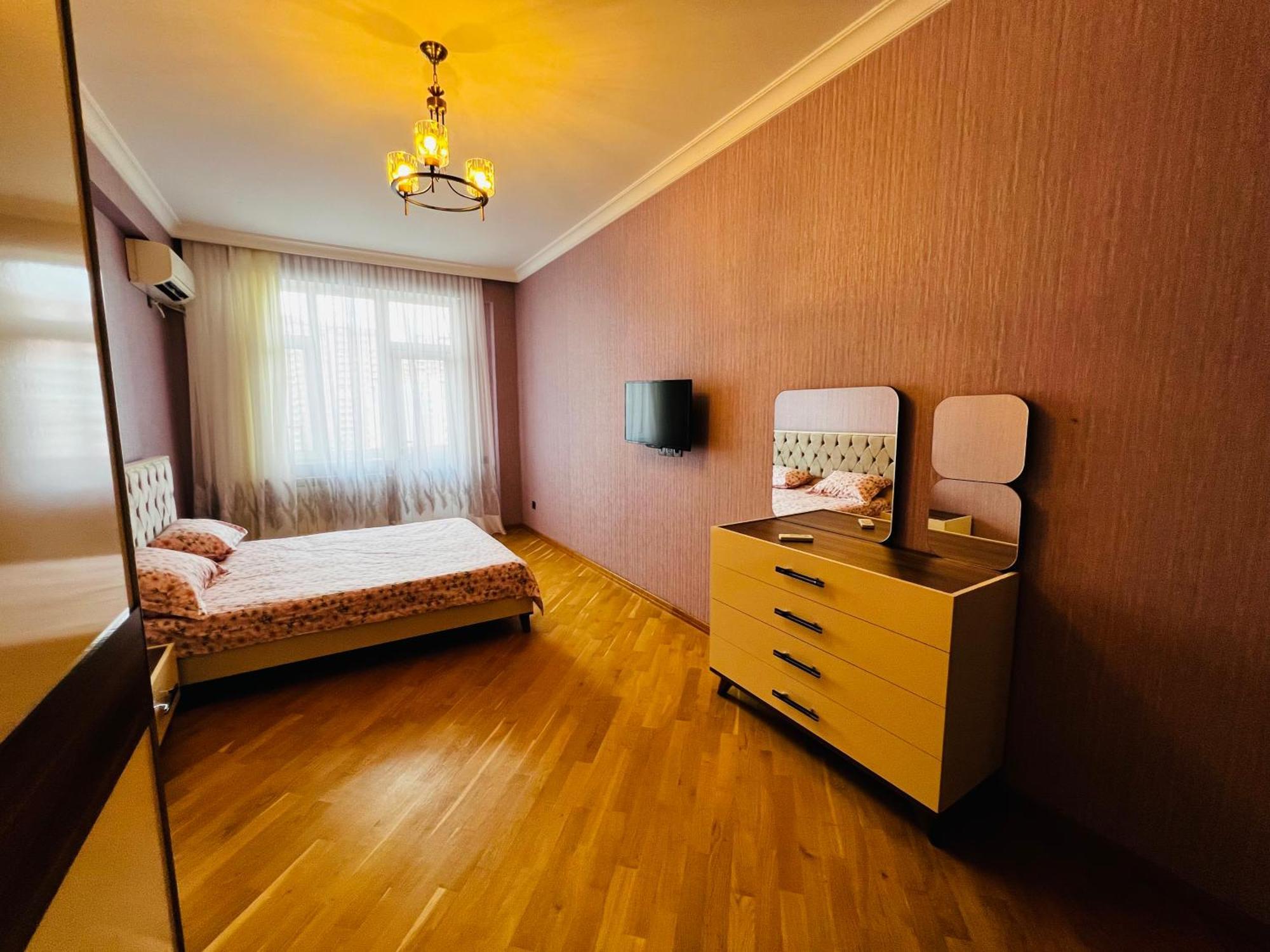 Apartment Secrets *